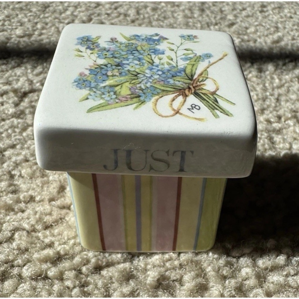 Vintage Marjolein Bastin Porcelain Trinket Box Floral‎ Forget-Me-Not Bloom